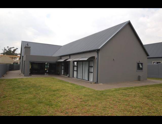 4 BEDROOM HOUSE FOR SALE IN HERON BANKS GOLF ESTATE
